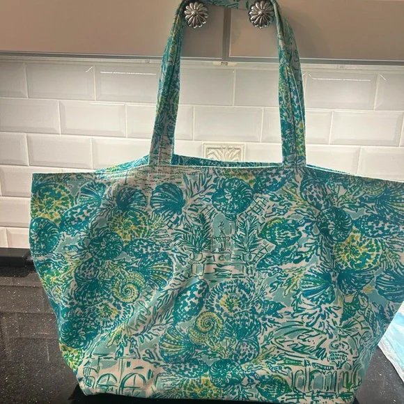 NWOT Lilly Pulitzer Limited Edition “The Breakers” Hotel Palm Tote Beach Bag - Picture 2 of 7